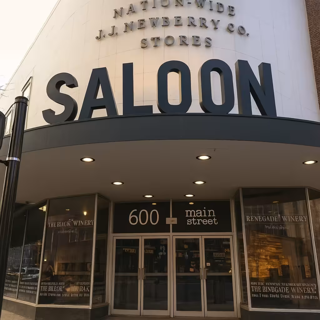 Signature Saloon & Brewery