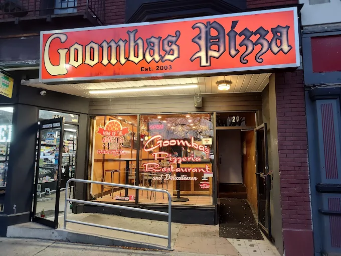 Goombas Pizza